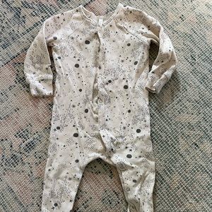 Rylee & Cru sleep and play gender neutral